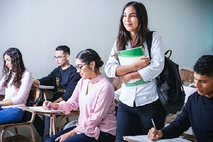 Students in class, diversity at ɫɫ graphic.